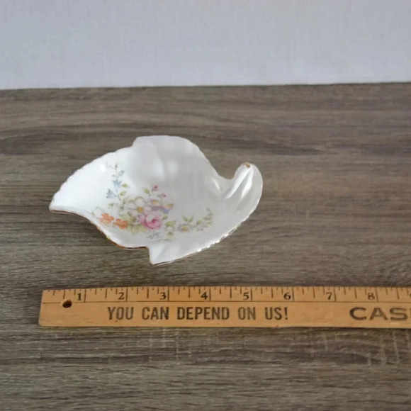 Leaf  shaped trinket dish - Picture 6 of 6
